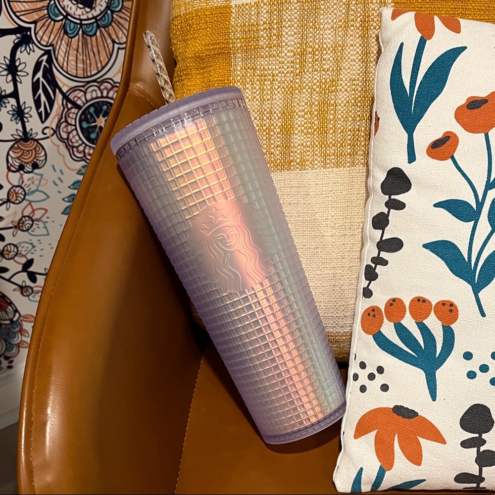 NWT Starbucks 2022 Iridescent silvery lilac venti tumbler